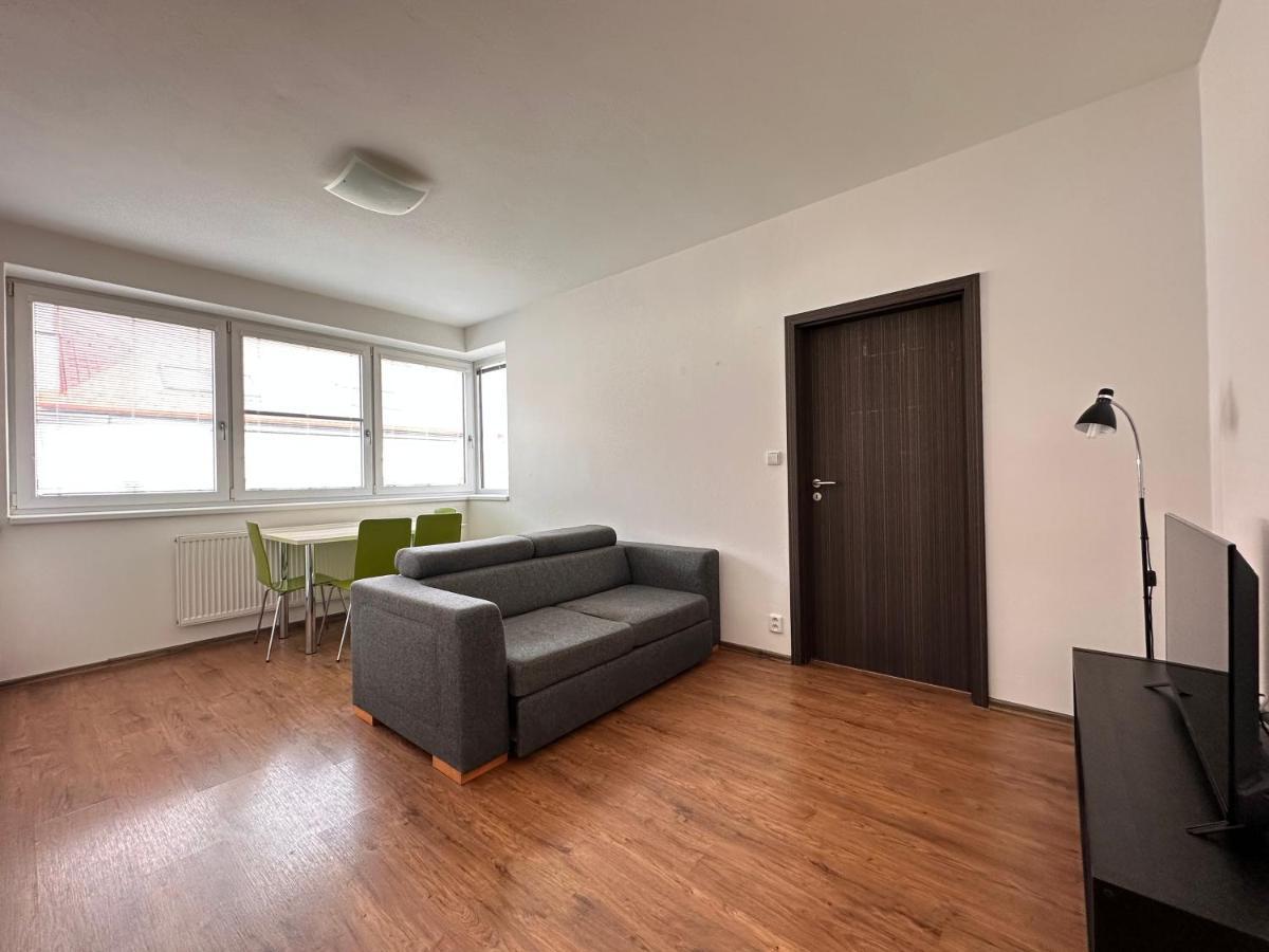 Apartman Ab Kryte Parkovani Zdarma Ceske Budejovice Esterno foto