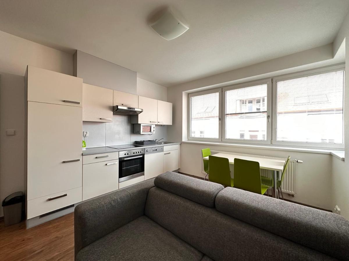 Apartman Ab Kryte Parkovani Zdarma Ceske Budejovice Esterno foto
